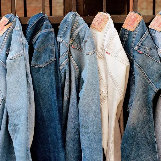 Levi's